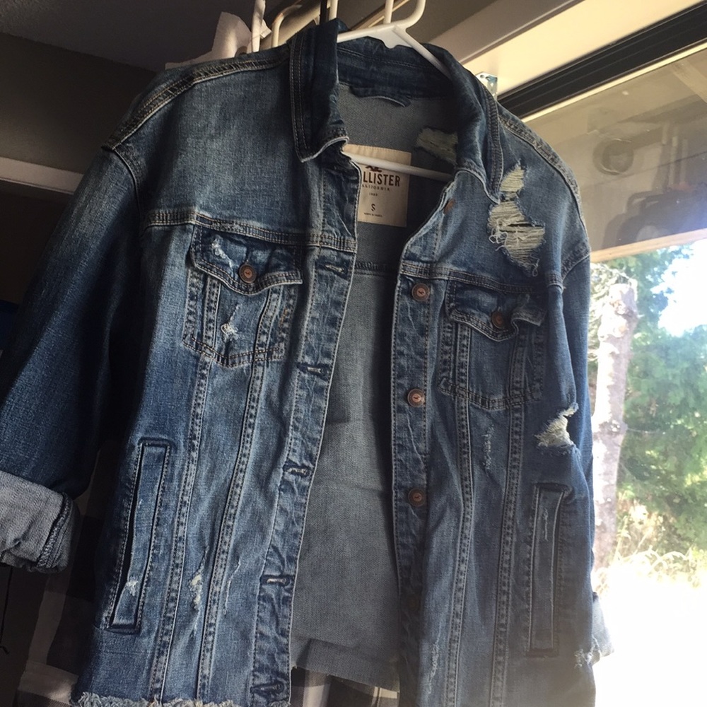 Hollister jean jacket (distressed)